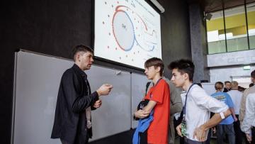 Татарстан мәктәпләрендә 1 сентябрьдән «Физик-химик алгарыш» проекты эшли башлаячак Татарстан мәктәпләрендә 1 сентябрьдән «Физик-химик алгарыш» проекты эшли башлаячак